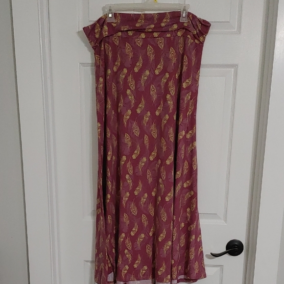 LuLaRoe Maxi Skirt 2XL in Pink with Gold Leaf Pattern Simply Comfortable & Soft - Picture 4 of 5
